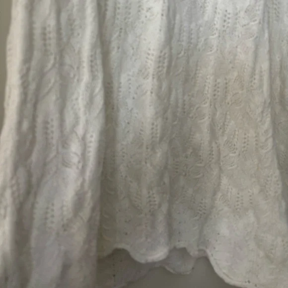Sold !! Free with any purchase!! Elegant White Women's Sweater in size XS - Picture 4 of 5